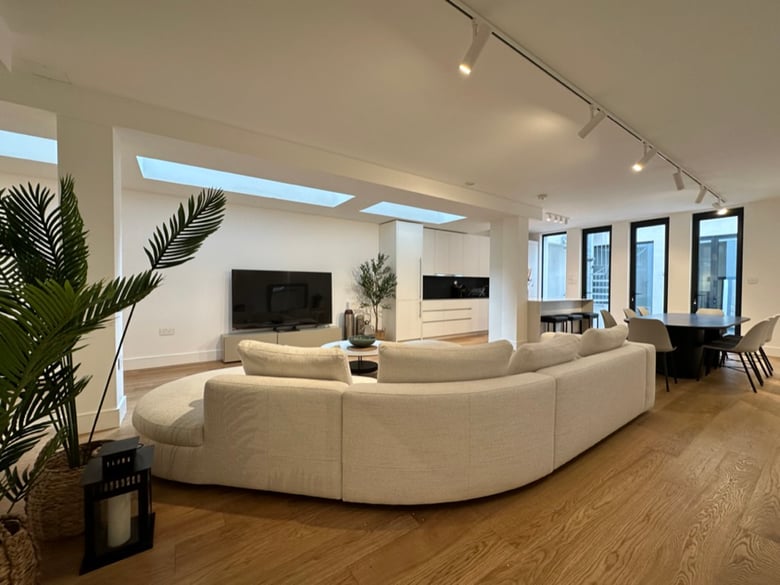 BE3553AC-2AD9-407D-9F29-E31DACDC3E6C_1_105_c