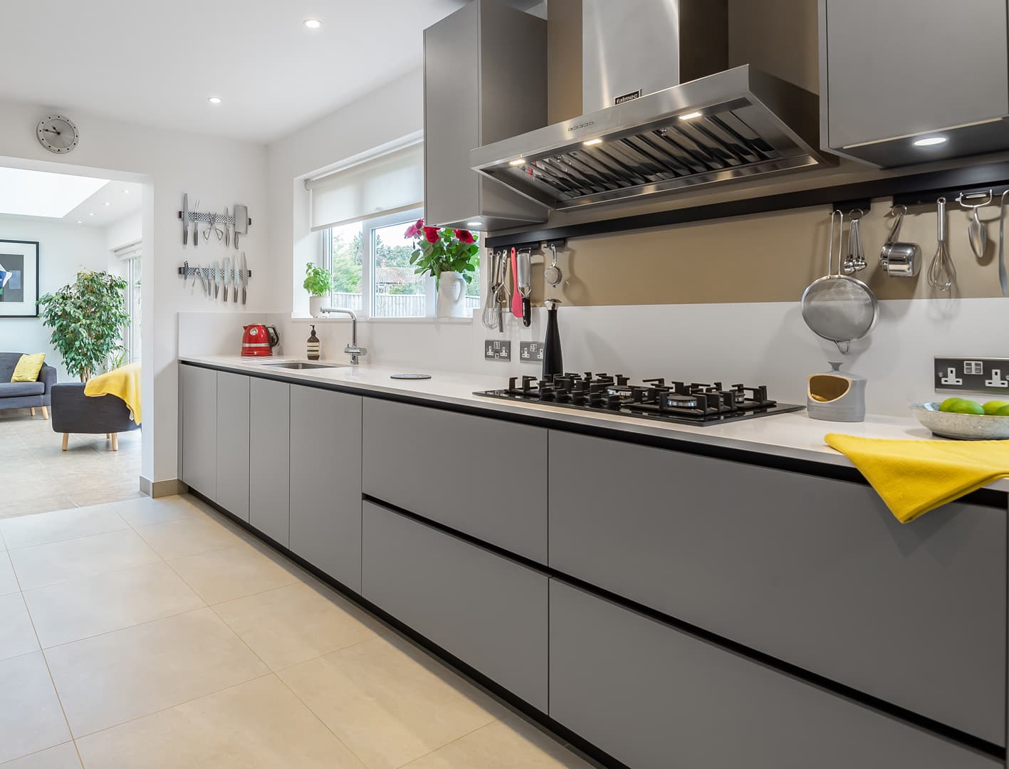 a-contemporary-design-with-warm-and-quirky-details-2